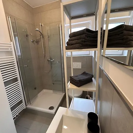 Casa Bergstrasse 1 *