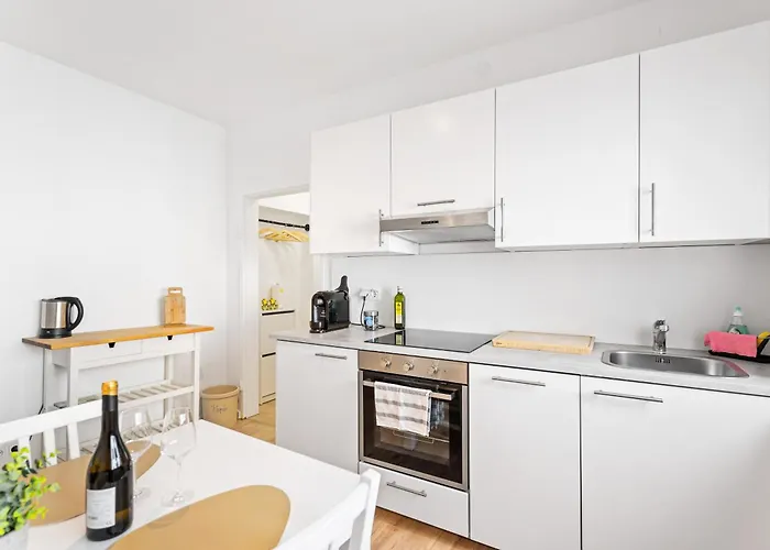 Casa Bergstrasse 1 *